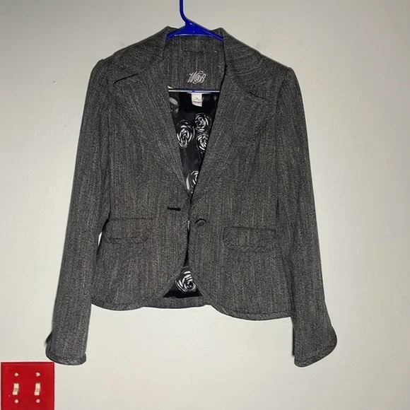 White House Black Market Charcoal Blazer - Picture 5 of 8